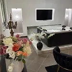 לינה וארוחת בוקר V&g 4*